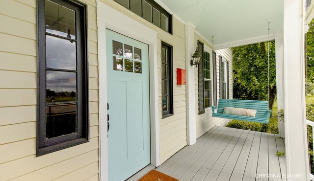 Oak River Company Farmhouse