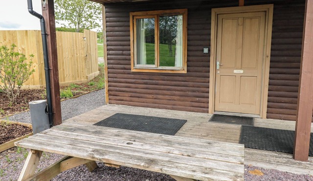 OAK, romantic, country holiday cottage, with a garden in Cowbridge