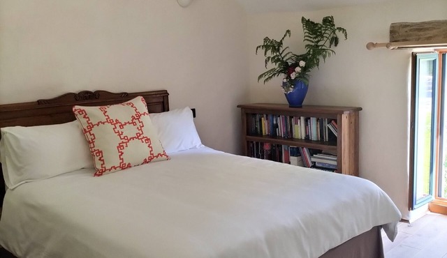 Oak Room All Inclusive Solo Female