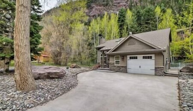 Oak Street Retreat 3br/2ba - Ground Level Bedroom