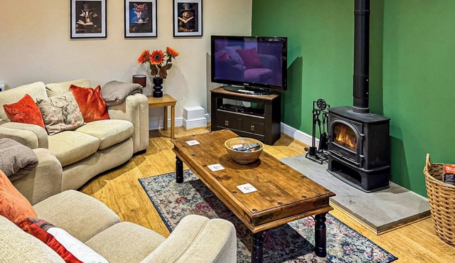 Oak Tree Barn - 27693