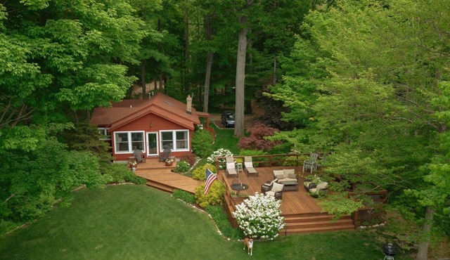 OakBluff Cottage, Secluded Lake Michigan Waterfront Fennville, MI.