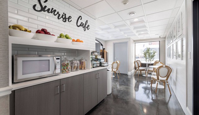 Oakfield Inn & Suites Rochester, an Ascend Collection Hotel