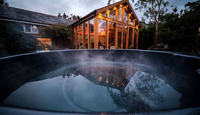 Oakhouse - sleeps 16 guests in 5 bedrooms