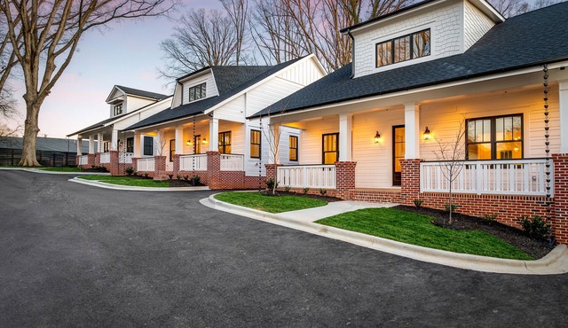 Oakhurst Cottage #2 Close to Uptown Charlotte