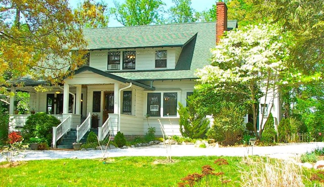 Oakland Cottage Bed and Breakfast