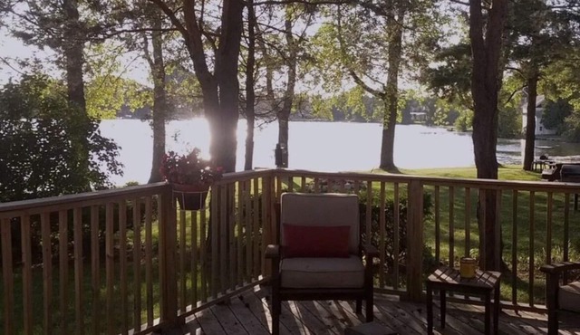 Oakland County All-Sports Lakefront Home-4 Bedrooms with many amenities