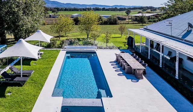 Oaklands Estate -stylish, pet friendly home on 10 acres with pool, spa, firepit.