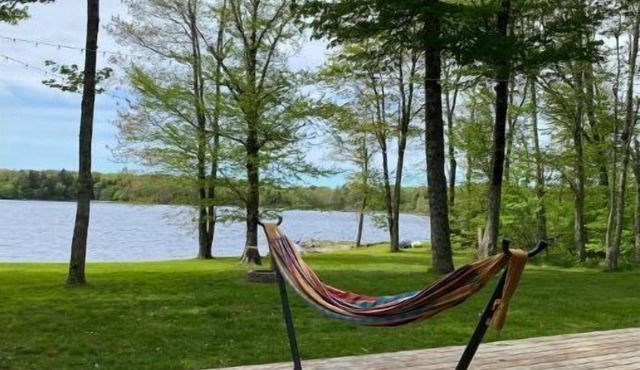 Oakleaf Lake Retreat *Serene with Private Hot Tub*