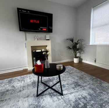 Oakleigh Way, Carlisle - 2 Bedroom, sleeps 4, Fully furnished