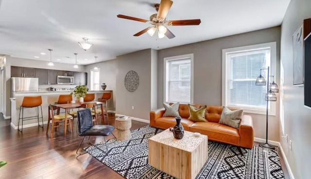 Oakley Square 2BR Condo-Walkable with Free Parking