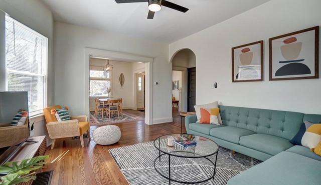 Oakley Square 3BR Completely Remodeled - Walkable