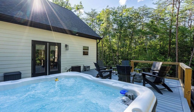 Oakmoss Cottage -Hot tub -Office -Local Wineries -Dog friendly -Dahlonega