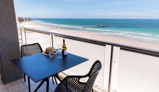 Oaks Glenelg Plaza Pier Suites