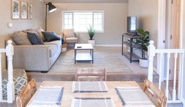 Oakshire Loft in the Trees