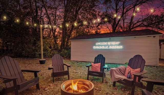 Oakside Retreat – Private Getaway with Huge Yard, Firepit and Game Room