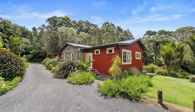 Oakura Pond Cottage - Oakura Holiday Home