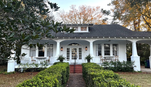 "Oakview" - Historic Arts and Crafts hideaway at Columbia Street River Landing