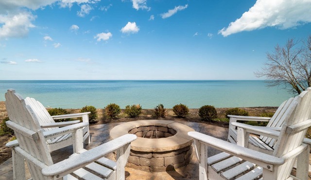 Oakwood Beach - Lake Front - Hot Tub + Fire Pit