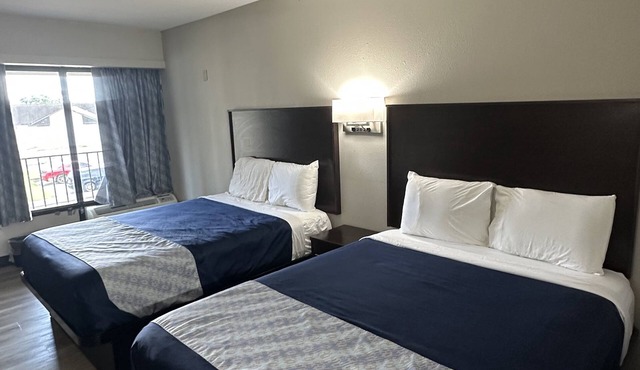 Oakwood Inn