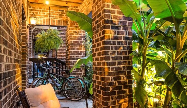 Oakwood near downtown with Nespresso, Bikes & Bidet.