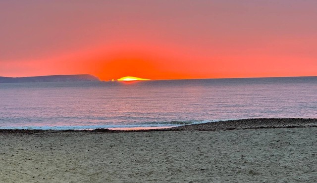 Oakwood Smart & Spacious Bungalow in Christchurch Sleeps 8