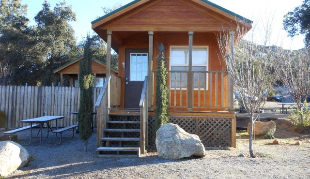 Oakzanita Springs Camping Resort Cabin 2