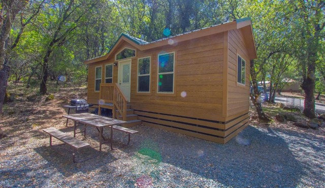 Oakzanita Springs Camping Resort Cottage 4