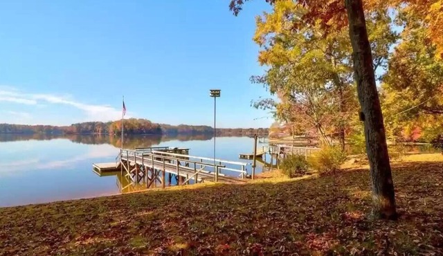 Oar House - Lakefront, Pier, Boat Ramp & Fire Pit