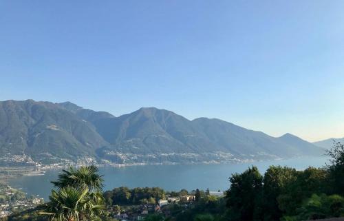 Oasi di pace con vista mozzafiato sul Lago Maggiore