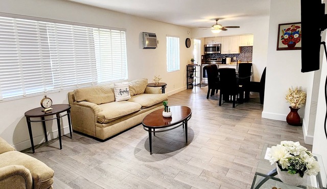 Oasis at Hollywood lll -sleeps 4