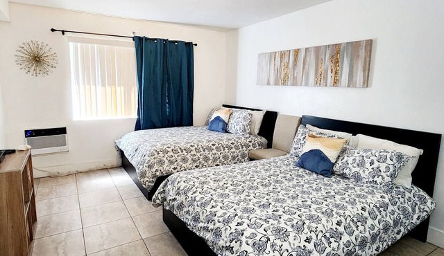 Oasis at Hollywood - Sleeps 5 - Unit 1