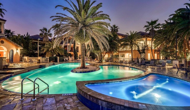 OASIS AT ST TROPEZ: Stunning Mediterranean Villa with Resort-Style Pool & Hot Tub!
