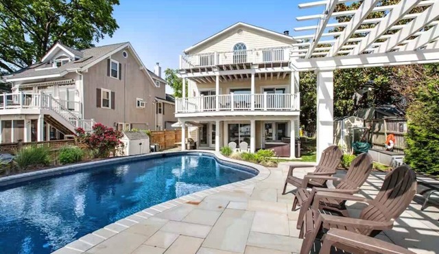 Oasis by the Bay - Waterfront Heated Pool Hot Tub!