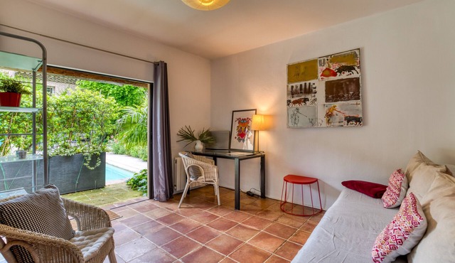 Oasis Centre Charme House with Shared Pool, Wi-Fi, and Air Conditioning