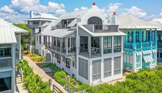 Oasis Cottage & Carriage House-Luxurious, Breathtaking Gulf Front in Rosemary