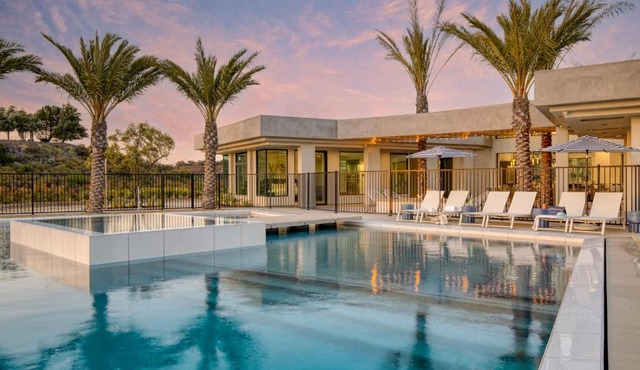 Oasis Del Sol by AvantStay Pool, Hot Tub, Views, Outdoor Dining, Open Spaced Living Area