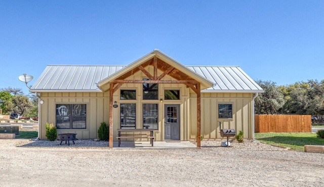 Oasis Home #1 on the Frio