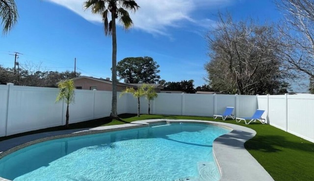 Oasis House 3Bed+2Ba+Pool+Garage. Bikes welcome!nn