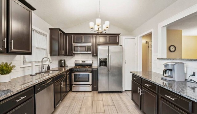 Oasis in Overland Park: Your Perfect Retreat!