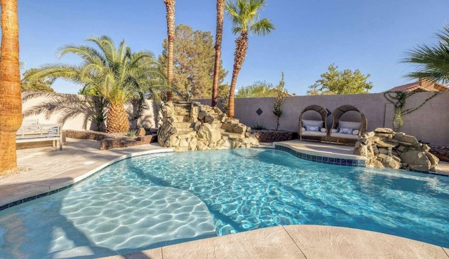 Oasis in the Desert w/Heated Pool Fully Renovated