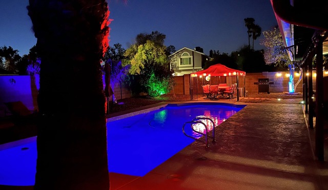 Oasis in the Desert with 30,000 Gallon Heated Diving Pool & Hot Tub No Heat Fees