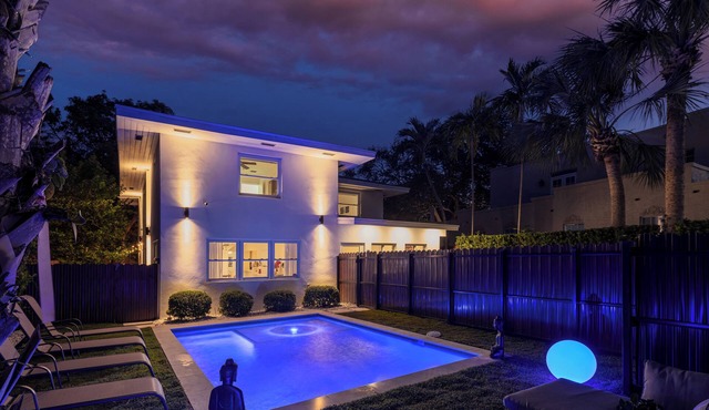 Oasis In the heart of Miami! Luxury Villa! 10m to Beach! Private Gym and Pool !
