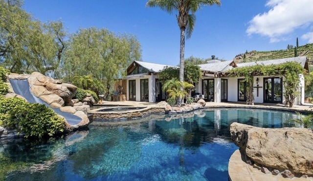OASIS in the Malibu the Wine Trail with giant ozone pool with spectacular views