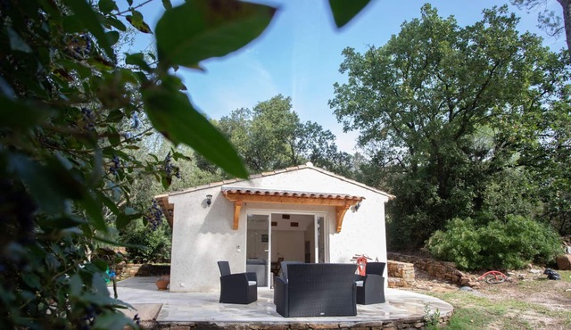 Oasis of calm in the hills and vineyards