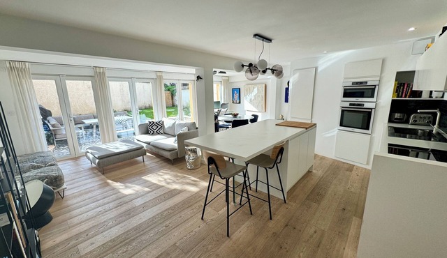 Oasis of comfort with a private garden at the gates of Lyon