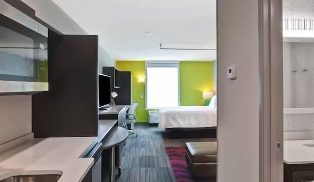 Oasis of Relaxation: Full Kitchen, Pool, Pet-friendly, Free Breakfast & Parking!