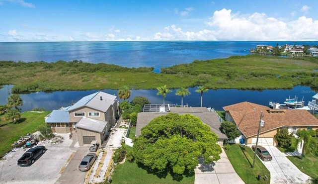 Oasis on the Gulf, screened pool, sunset, kayaks!