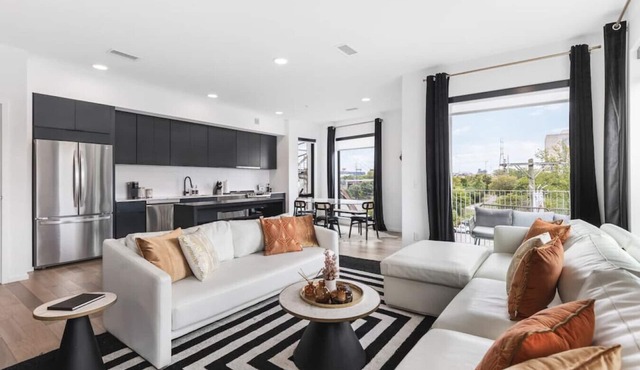 Oasis on the River with Garage, Walk to Downtown