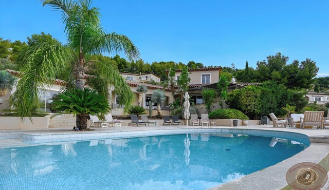 Oasis Provençale, Large property with exceptional sea view